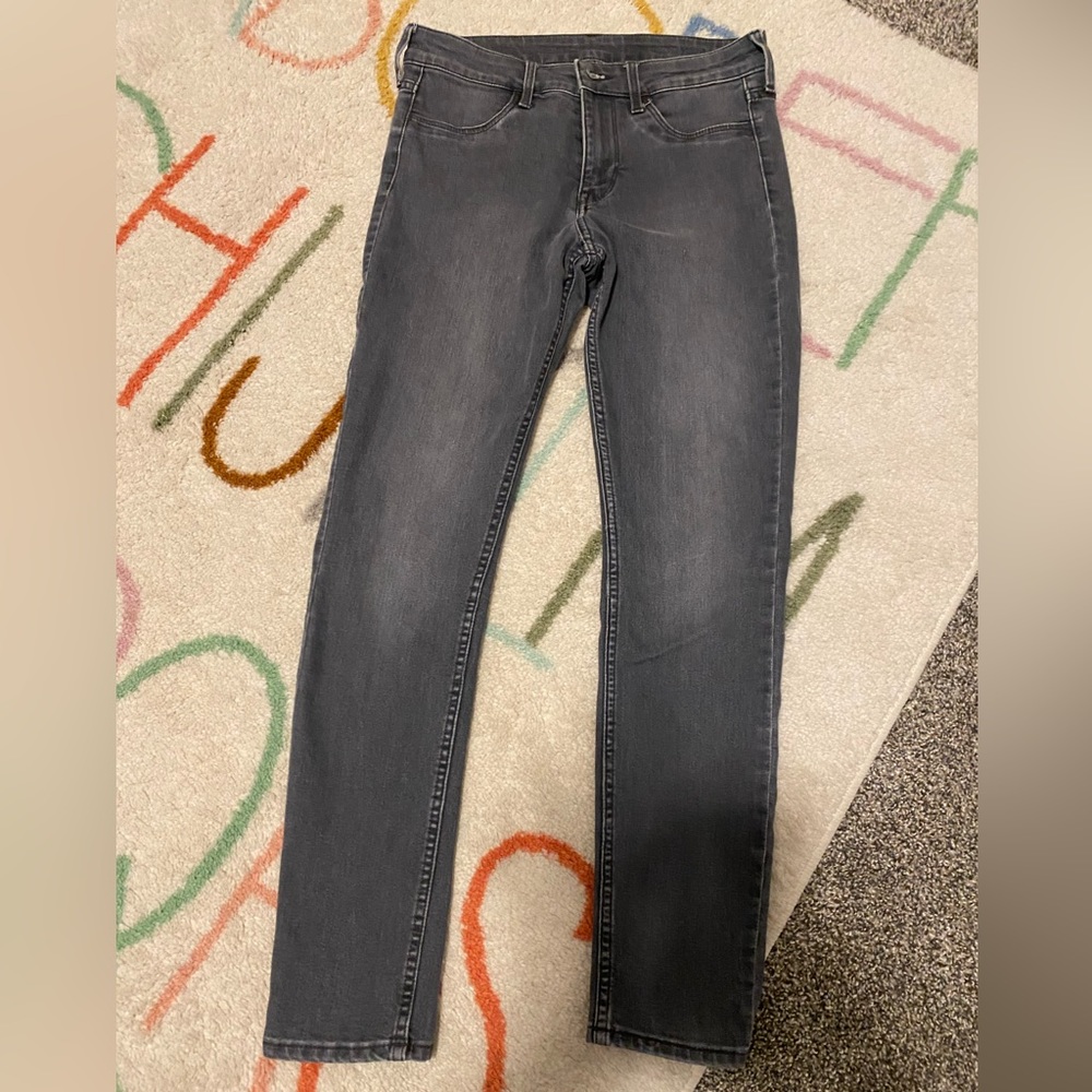 Gray wash & Denim jeans by H&M. Regular waist. Size 6. Ankle length.